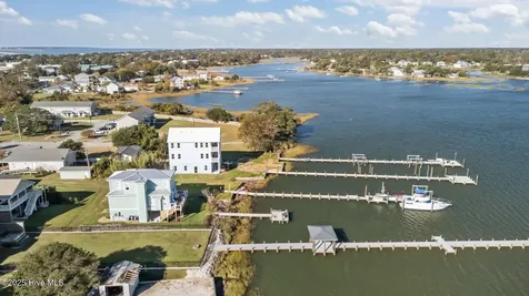 1208 Avery Street Morehead City NC 28557