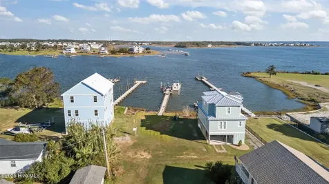 1208 Avery Street Morehead City NC 28557