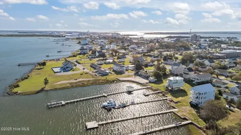 1208 Avery Street Morehead City NC 28557