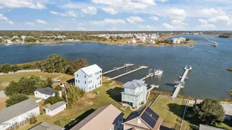 1208 Avery Street Morehead City NC 28557