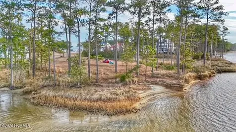 71 Jayne Point Oriental NC 28571