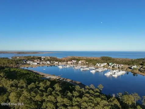 71 Jayne Point Oriental NC 28571