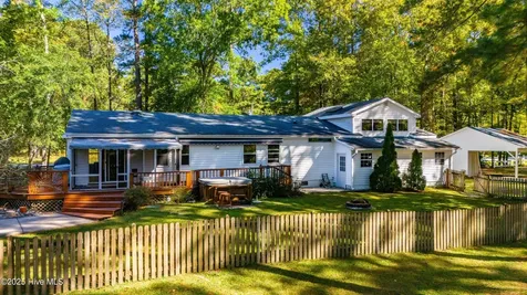 349 Creek Place Road Arapahoe NC 28510