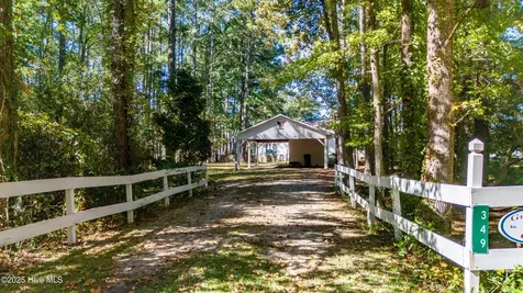 349 Creek Place Road Arapahoe NC 28510