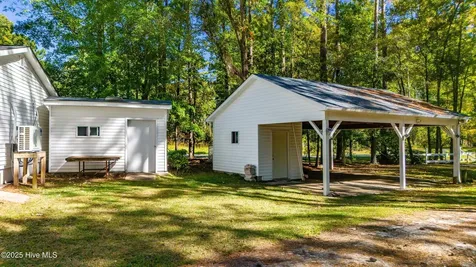 349 Creek Place Road Arapahoe NC 28510