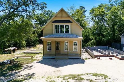 607 Burrington Avenue Southport NC 28461