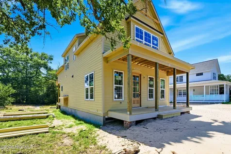 607 Burrington Avenue Southport NC 28461