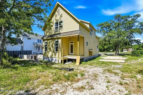 607 Burrington Avenue Southport NC 28461