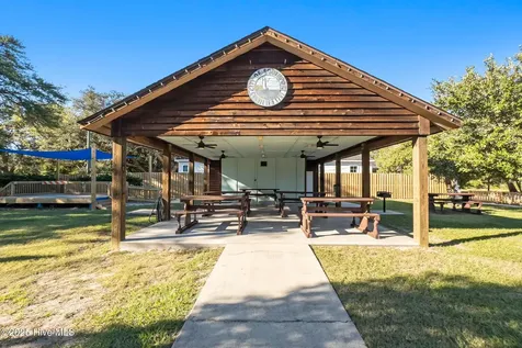607 Burrington Avenue Southport NC 28461