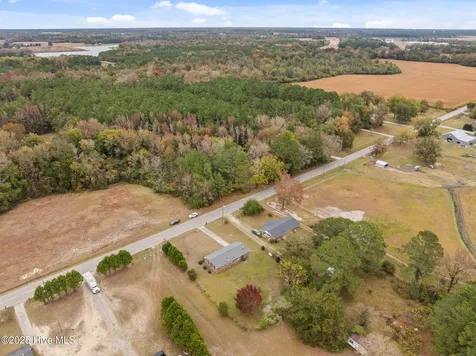 2581 Pocosin Road Ayden NC 28513