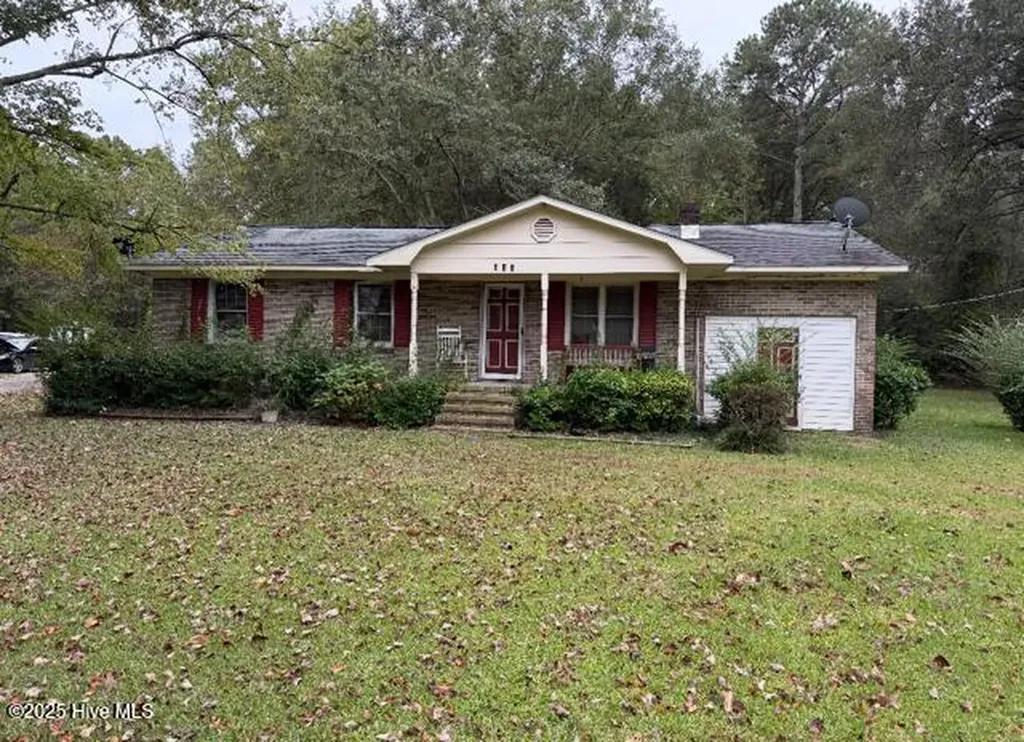 639 Cornwallis Road Teachey NC 28464