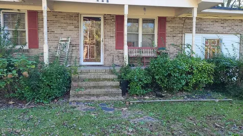 639 Cornwallis Road Teachey NC 28464