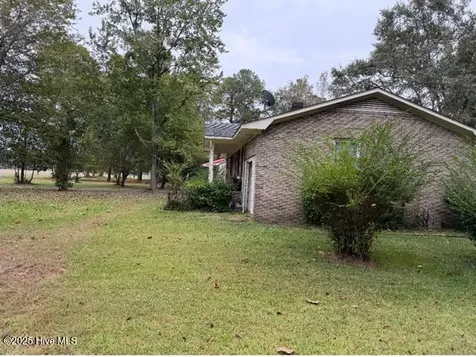 639 Cornwallis Road Teachey NC 28464