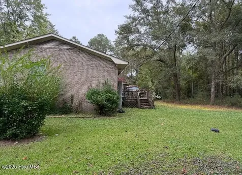 639 Cornwallis Road Teachey NC 28464