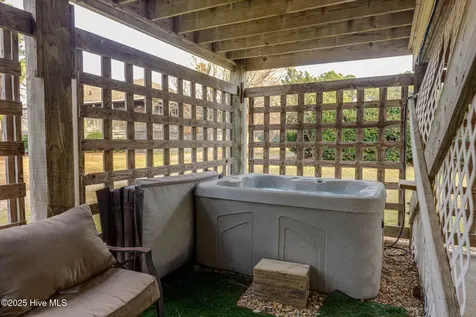 1037 Hampton Street Corolla NC 27927