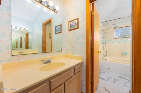 1037 Hampton Street Corolla NC 27927