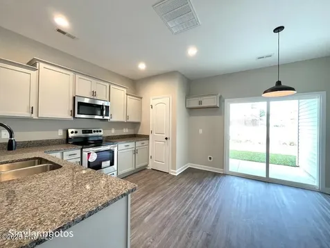 727 Cross Bridge Way Sneads Ferry NC 28460