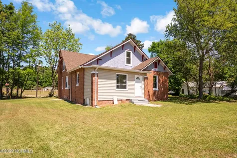104 Front Street Kelford NC 27847