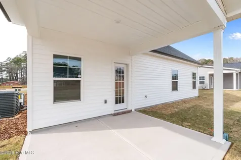 128 Michter Street Vass NC 28394