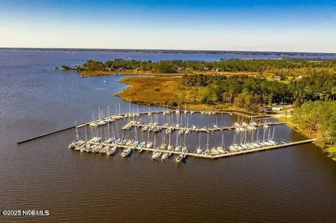 1427 Mona Passage Court New Bern NC 28560