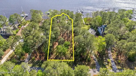 5514 Gondolier Drive New Bern NC 28560