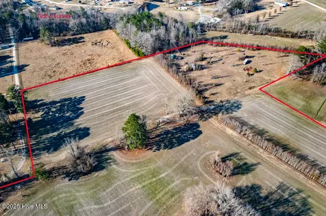 203 Lovick Lane Washington NC 27889