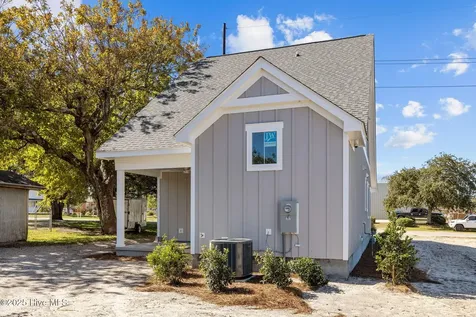 504 N 25th Street Morehead City NC 28557