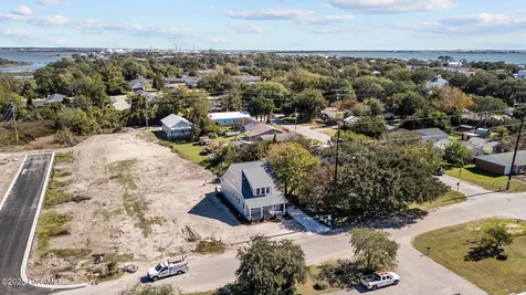 504 N 25th Street Morehead City NC 28557