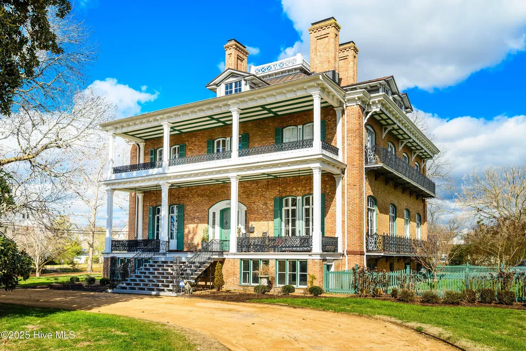 120 W King Street Edenton NC 27932