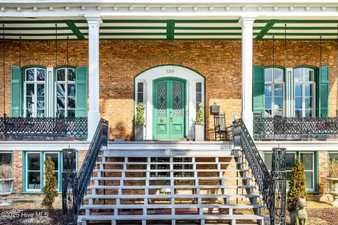 120 W King Street Edenton NC 27932