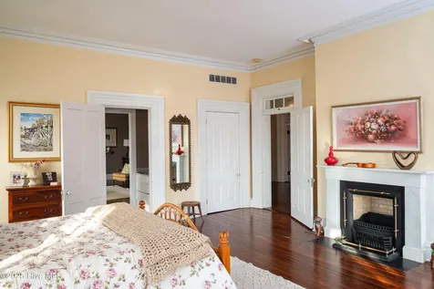 120 W King Street Edenton NC 27932