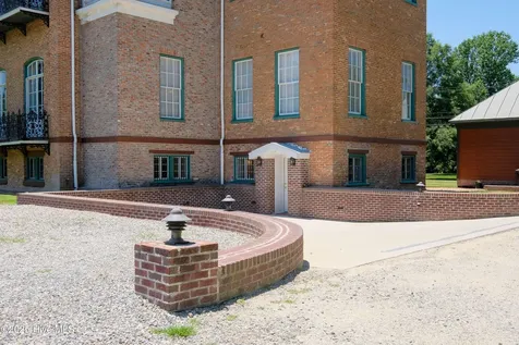 120 W King Street Edenton NC 27932