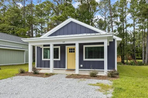 165 Long Pond Loop Swansboro NC 28584