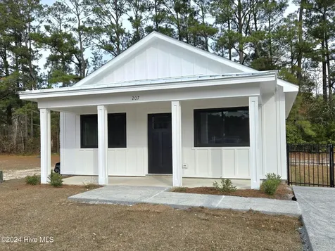 165 Long Pond Loop Swansboro NC 28584