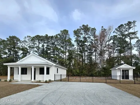 165 Long Pond Loop Swansboro NC 28584