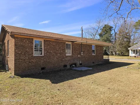 106 Beech Street Williamston NC 27892
