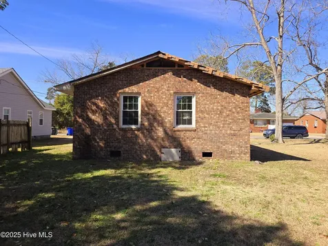 106 Beech Street Williamston NC 27892