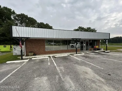 421 W Elizabeth Street Clinton NC 28328