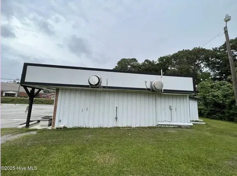 421 W Elizabeth Street Clinton NC 28328