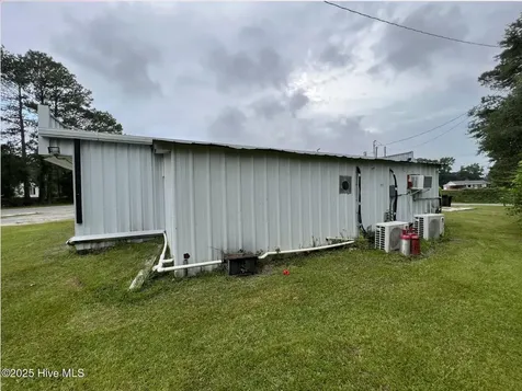 421 W Elizabeth Street Clinton NC 28328