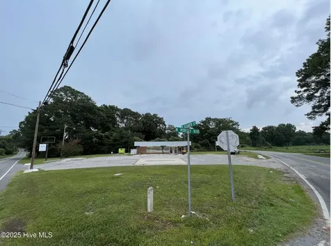 421 W Elizabeth Street Clinton NC 28328