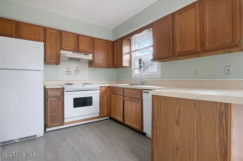 2218 Bridle Trail Midway Park NC 28544