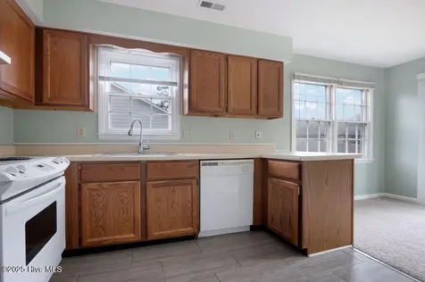 2218 Bridle Trail Midway Park NC 28544