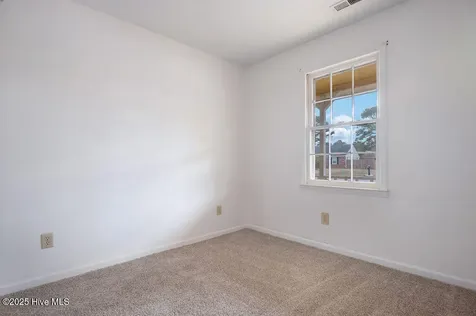 2218 Bridle Trail Midway Park NC 28544