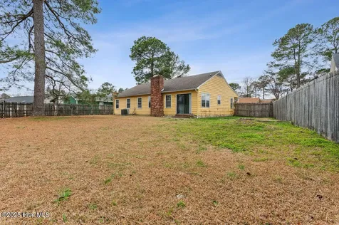 2218 Bridle Trail Midway Park NC 28544