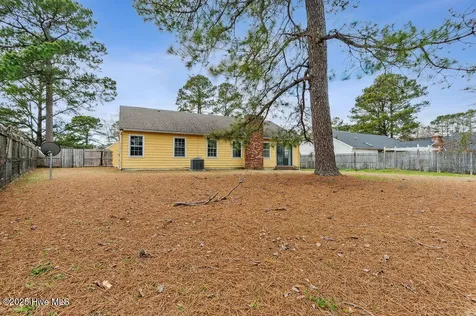 2218 Bridle Trail Midway Park NC 28544