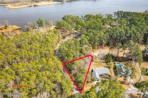 900 Crooked Creek Drive New Bern NC 28560