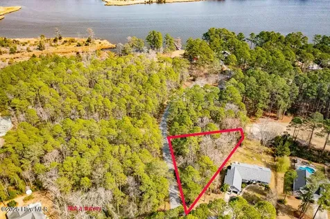 900 Crooked Creek Drive New Bern NC 28560