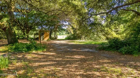 1559 Nc-24 Newport NC 28570