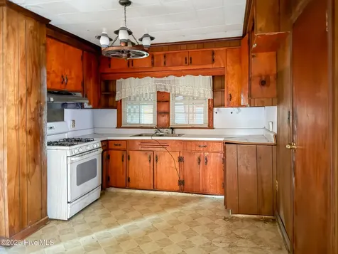 110 W Church Street Kelford NC 27847